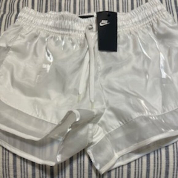 NWT Women's Nike Air White Metallic Drawstring Shorts Size Medium - Picture 1 of 8